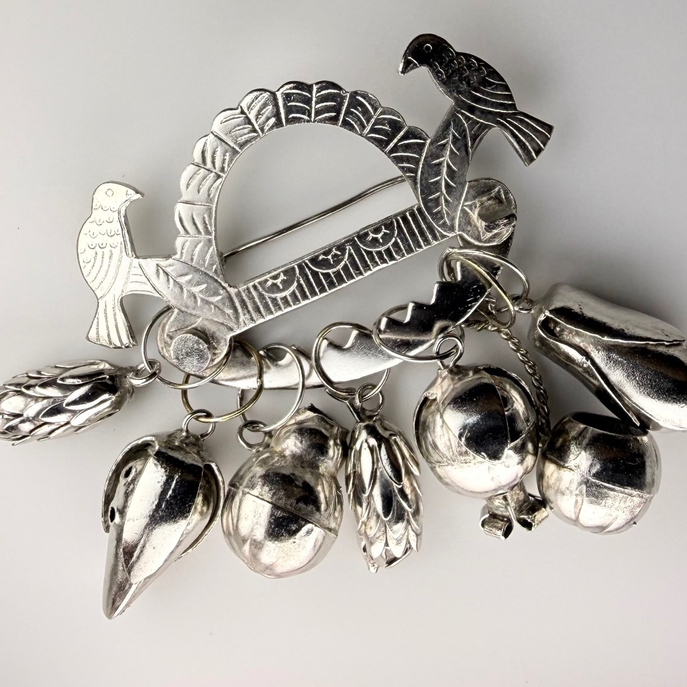 Brazilian Penca De Balangandan Amulet Brooch - Picture 8 of 15